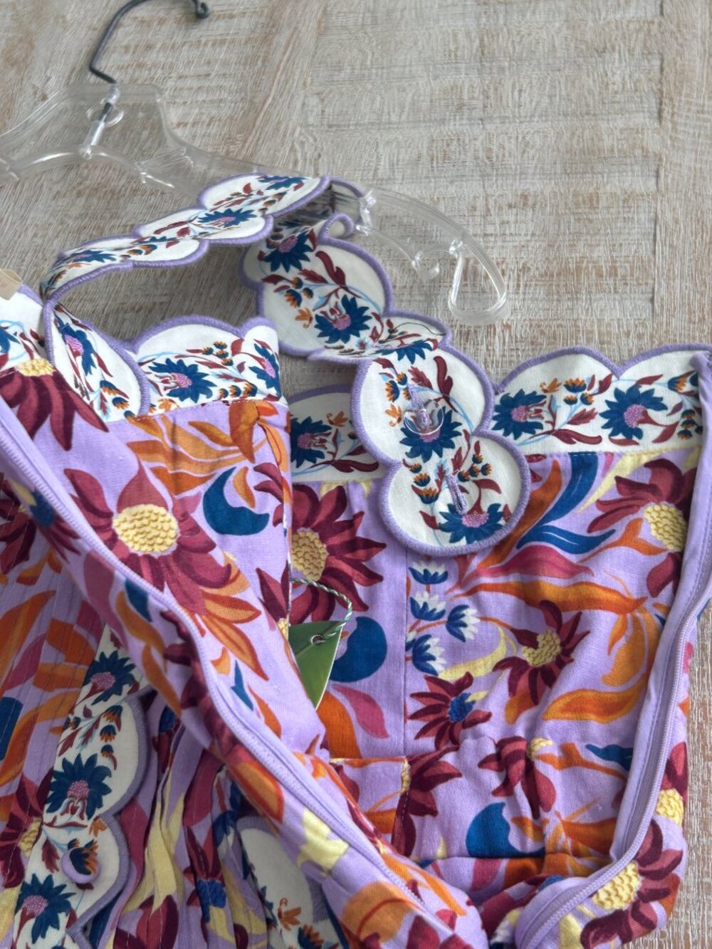 Farm Rio Flower/Floral Tiles Lilac Scalloped Linen Romper Size Medium NWT - Picture 10 of 16